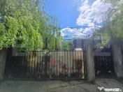 Casă de locuit si spatiu comercial, teren 7300 mp, Hreatca, 