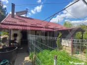 Casă de locuit si spatiu comercial, teren 7300 mp, Hreatca, 