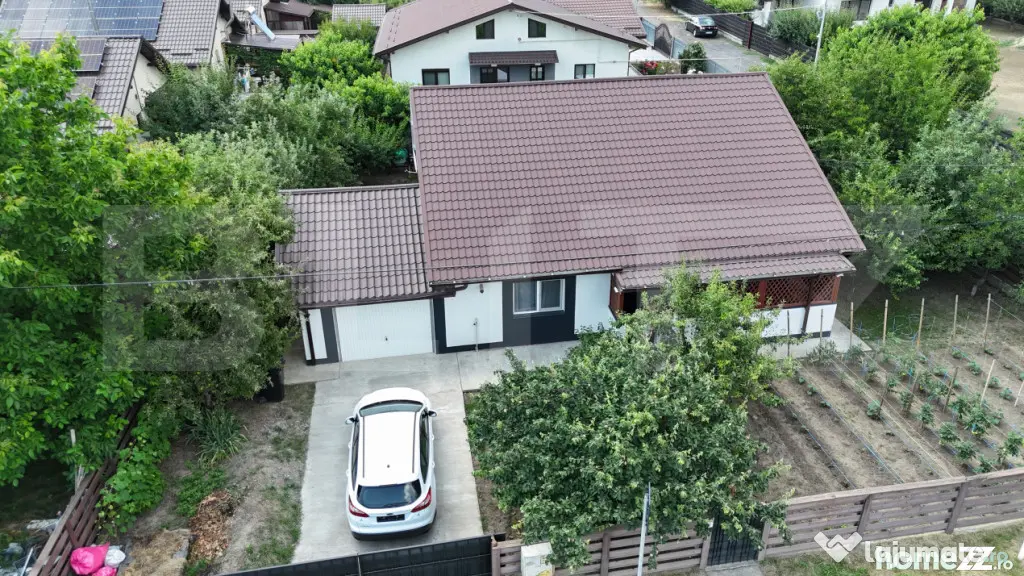 Casă parter cu garaj, 110mp utili si teren 590 mp – Voro