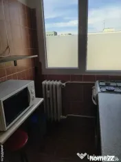 Dristor etaj 9 din 10 fix la metrou 