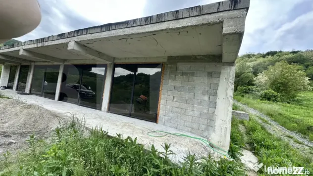 Casa la gri 159 mp, teren 16.418 mp, zona Dumbrăvița-Huned