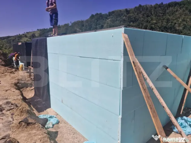 Casa la gri 159 mp, teren 16.418 mp, zona Dumbrăvița-Huned