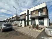 Vila cu panouri solare in complex rezidential 