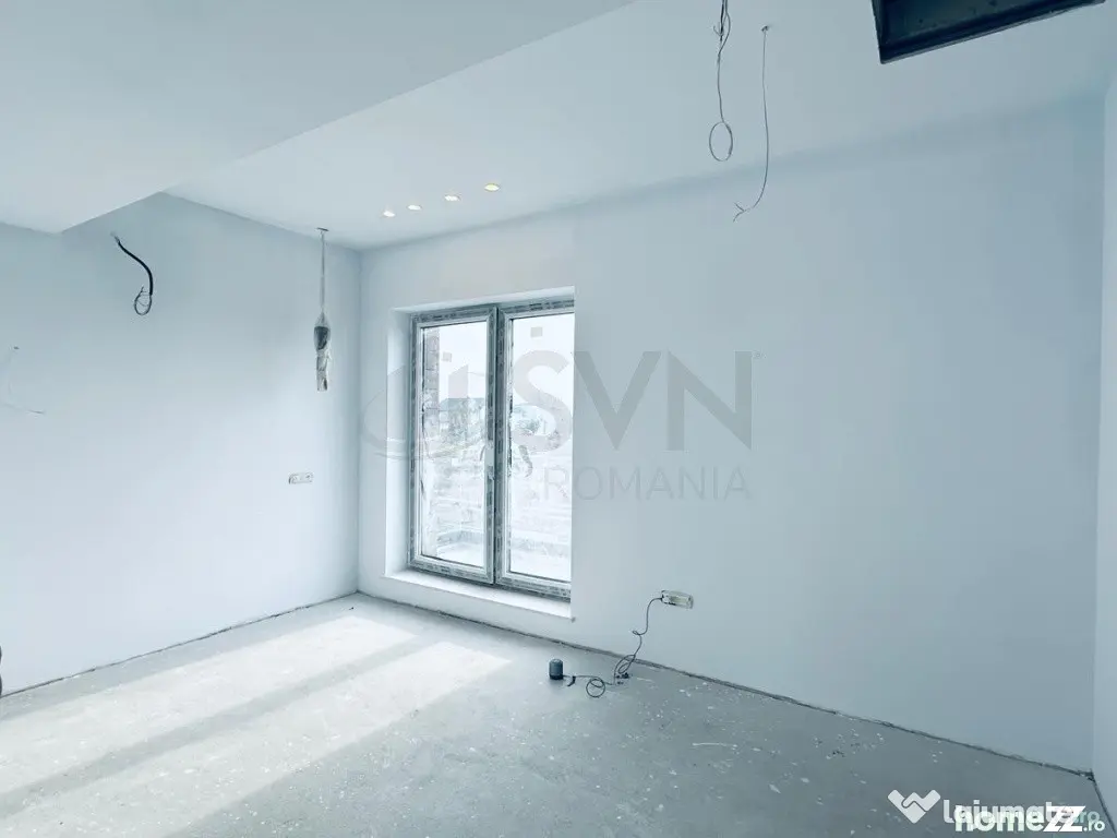 Vila cu panouri solare in complex rezidential