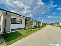 Vila 4 camere Complex securizat si teren 330 mp Tunari