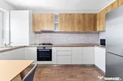 Apartament spatios 3 camere, parcare, boxa, Kasper Coresi...
