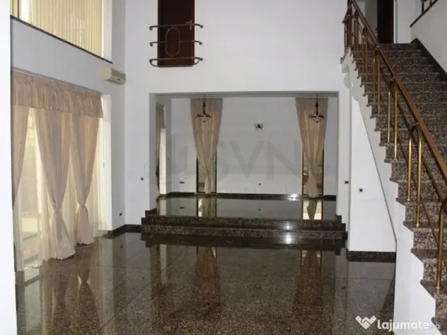 Vila Erou Iancu Nicolae cu Piscina interioara