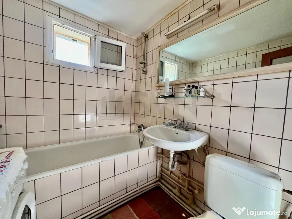 Apartament 4 camere decomandat Metrou- Ozana