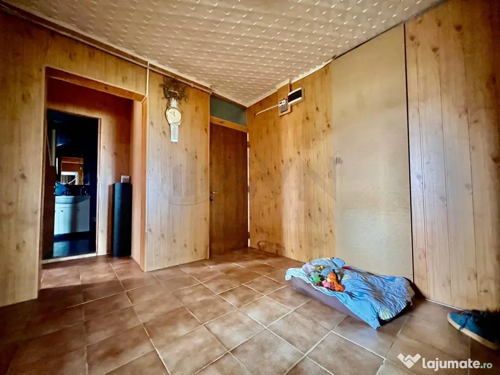 Apartament 4 camere decomandat Metrou- Ozana