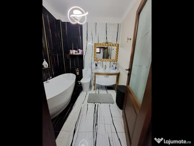 Vila Vatra Luminoasa 5 Camere