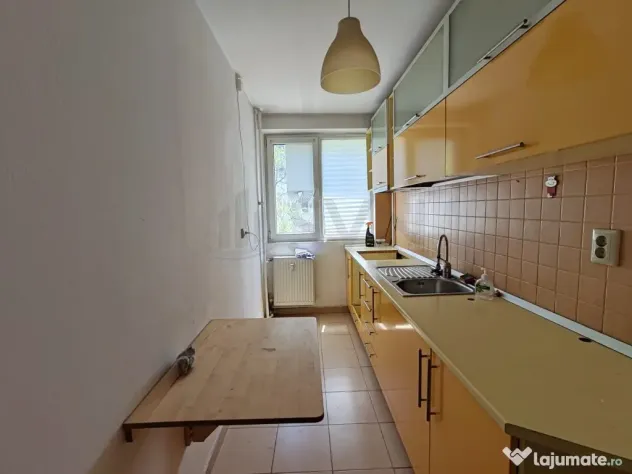 Apartamet 3 Camere de Cantemir Sector 4