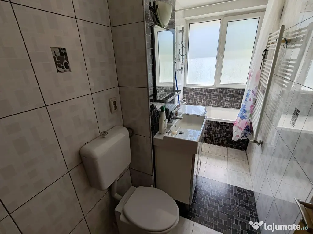 Apartamet 3 Camere de Cantemir Sector 4