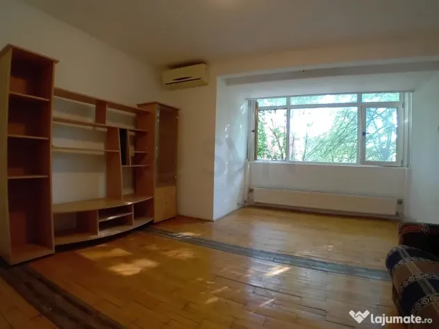 Apartament 3 Camere Semidecomandat langa Metrou Eroii Rev...