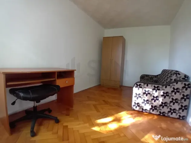 Apartament 3 Camere Semidecomandat langa Metrou Eroii Rev...