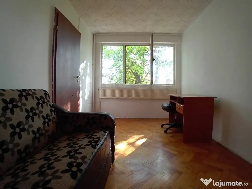 Apartament 3 Camere Semidecomandat langa Metrou Eroii Rev...