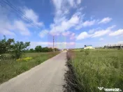 Teren ușor accesibil pentru casă la asfalt cu utilități 