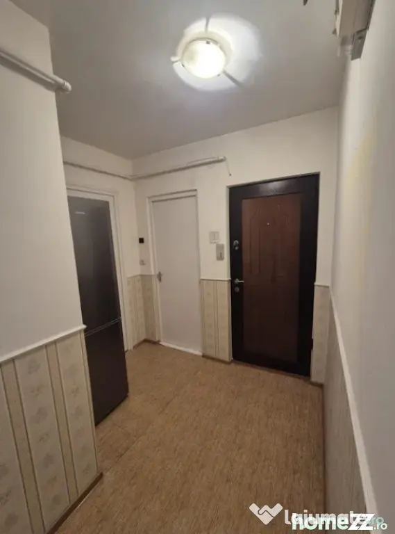 Apartament 2 camere, decomandat - zona Grivitei.