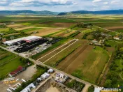 FILM! 5.000 mp teren, la marginea orasului Targu Secuiesc, a 