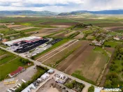 FILM! 5.000 mp teren, la marginea orasului Targu Secuiesc, a 