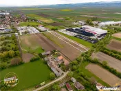 FILM! 5.000 mp teren, la marginea orasului Targu Secuiesc, a 