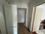 Garsoniera de etaj 3, zona Ceasul Rau 