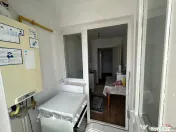 Garsoniera de etaj 3, zona Ceasul Rau 