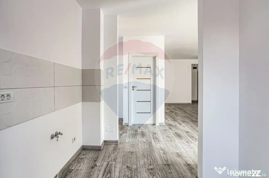 Apartament 3 camere COMPLEX ADORA PARK cu loc de parcare