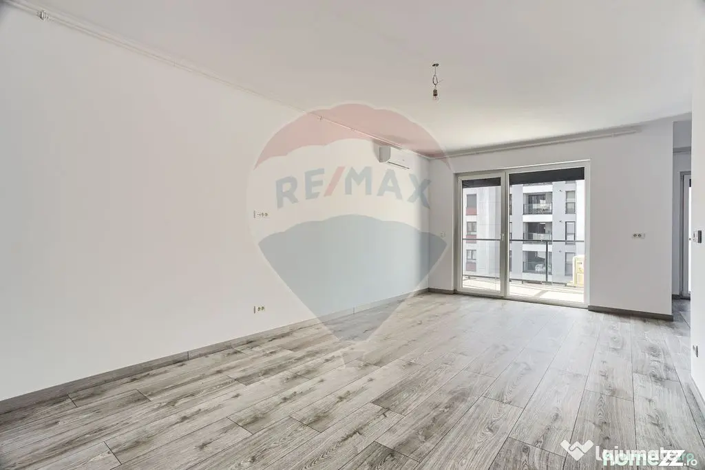 Apartament 3 camere COMPLEX ADORA PARK cu loc de parcare