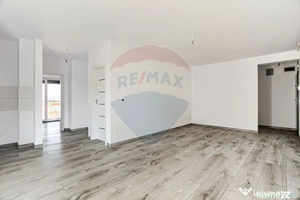Apartament 3 camere COMPLEX ADORA PARK cu loc de parcare