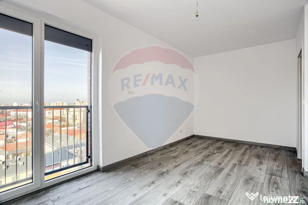 Apartament 3 camere COMPLEX ADORA PARK cu loc de parcare