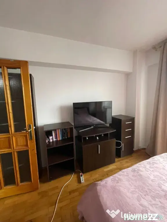 Apartament Cu 3 Camere Decomandate Zona George Enescu