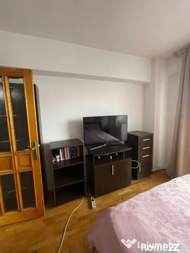 Apartament Cu 3 Camere Decomandate Zona George Enescu