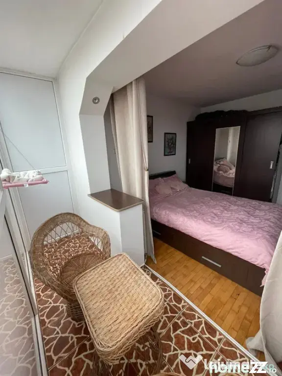 Apartament Cu 3 Camere Decomandate Zona George Enescu