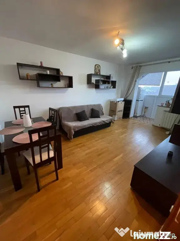 Apartament Cu 3 Camere Decomandate Zona George Enescu