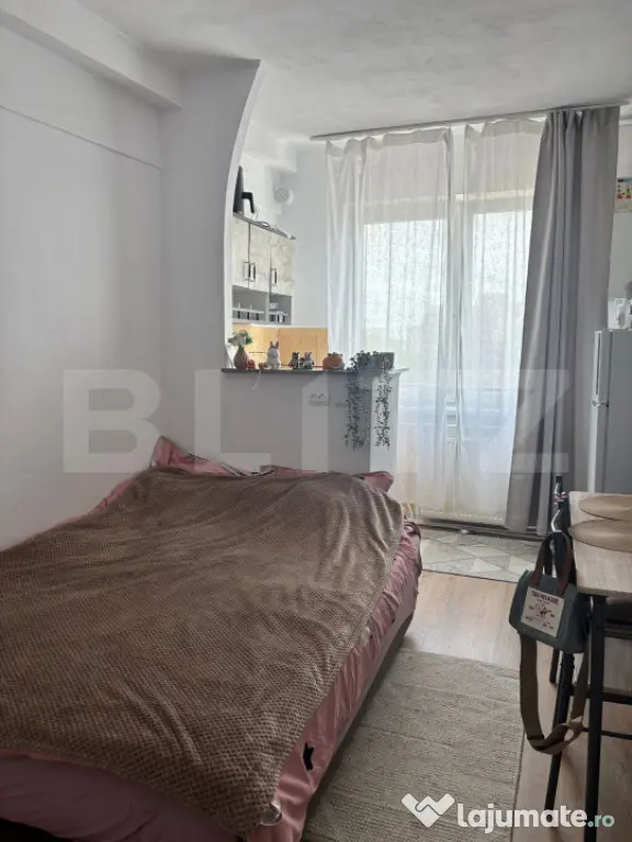 Garsoniera renovata, 18 mp, centrala proprie, zona Iris