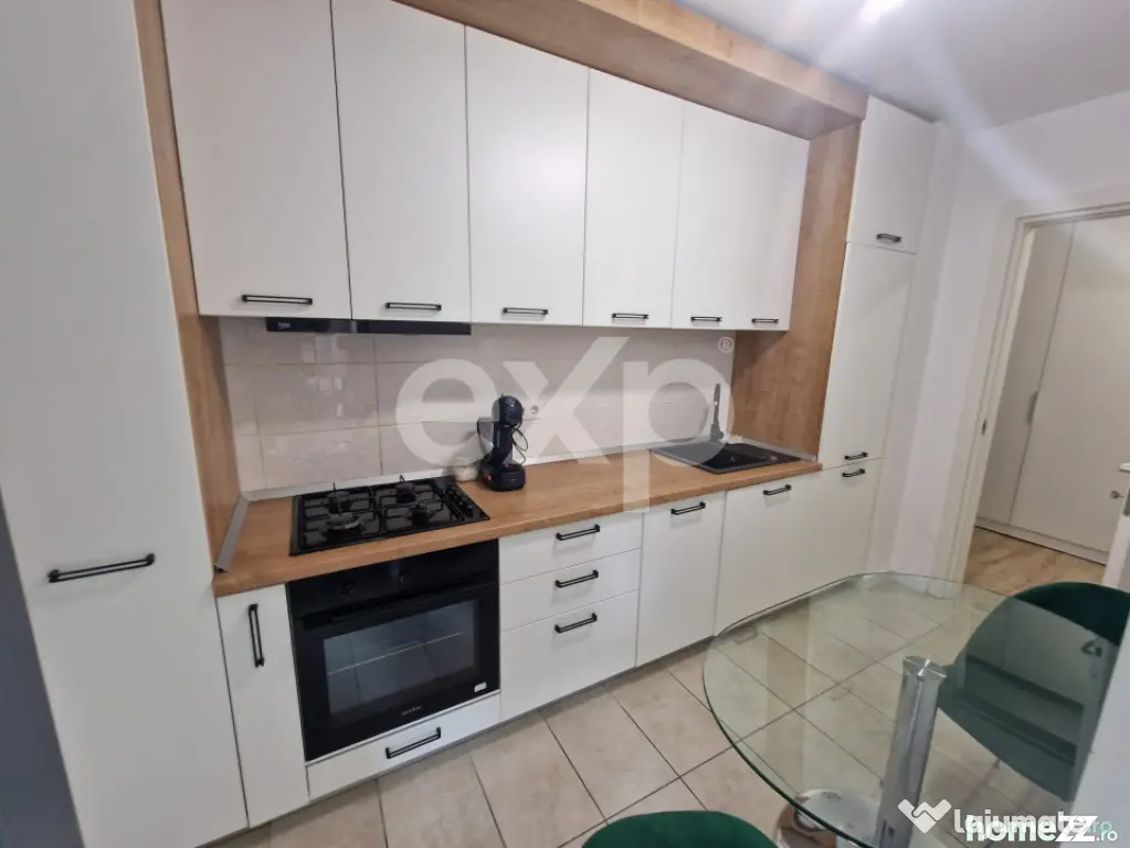 Apartament 3 camere de inchiriat- mobilat si parcare - Citta