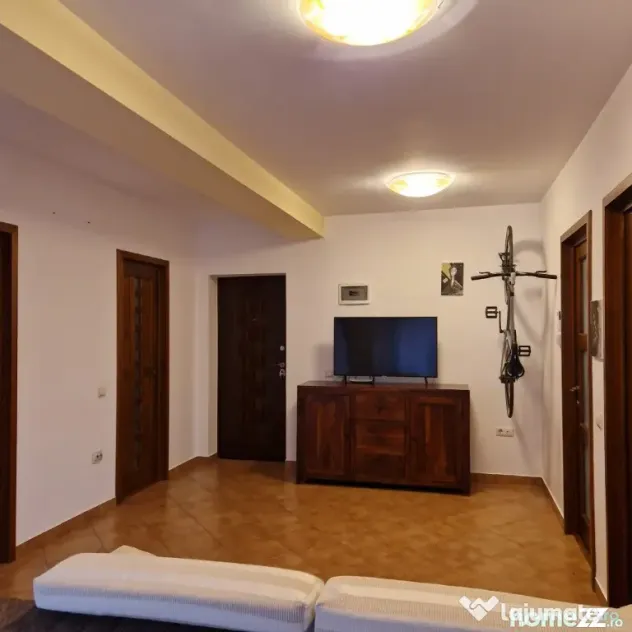 Apartament et.2, parcare privata, bucatarie separata Floresti