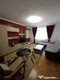 Proprietar închiriez la casa apartament cu trei camere pentru locuit/birouri, 100 mp