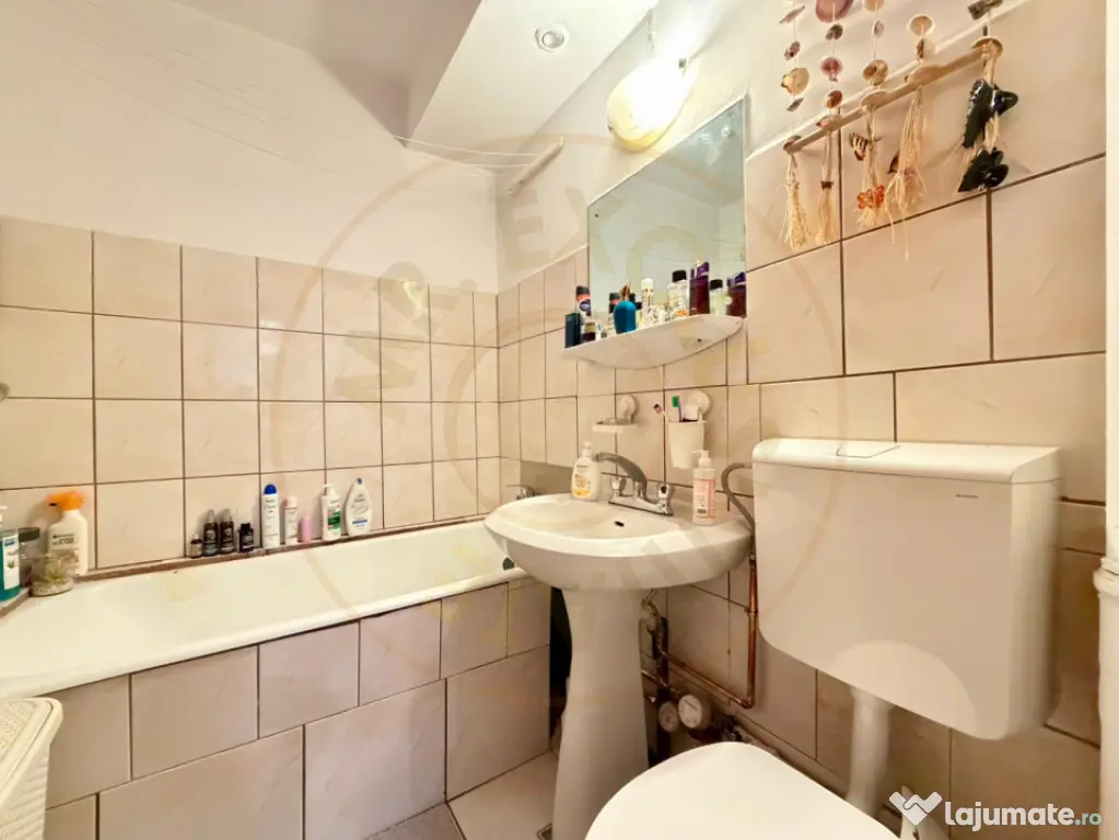 2 camere decomandat | Renovat | Loc de parcare inclus – C