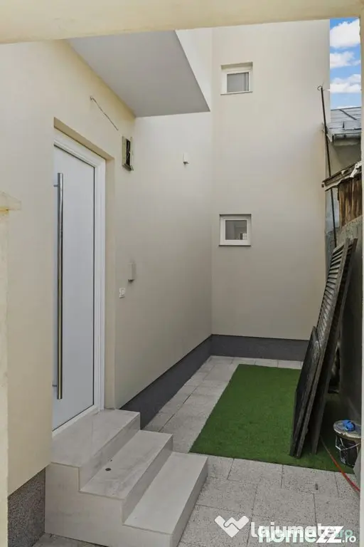 Vila sector 1 - 300mp - P+2+M - 11 camere - Chitila