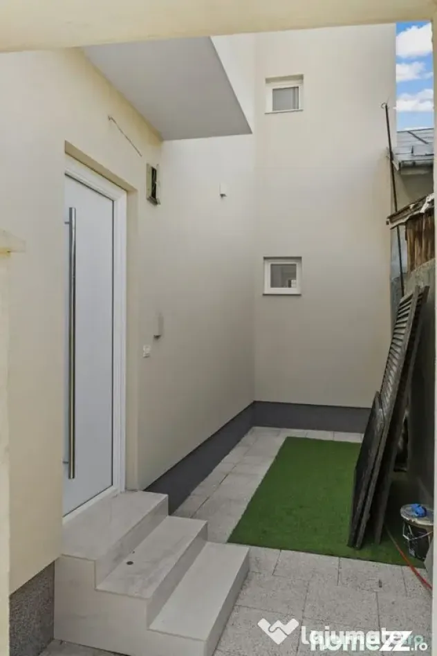 Vila sector 1 - 300mp - P+2+M - 11 camere - Chitila
