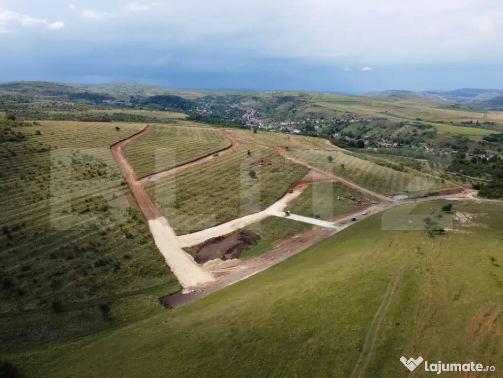 Teren construibil 900 mp în ansamblu privat de case, 12km d