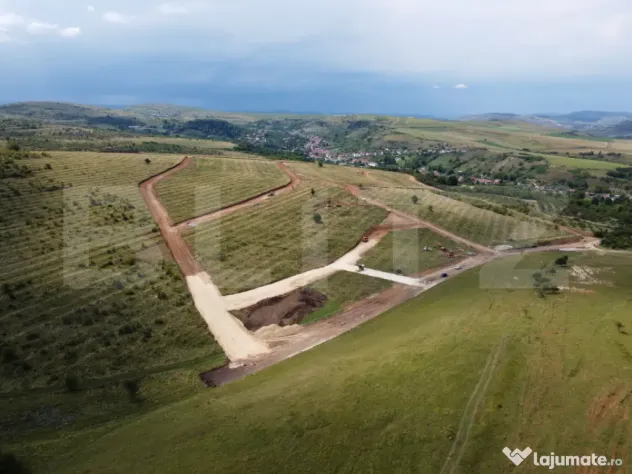 Teren construibil 900 mp în ansamblu privat de case, 12km d