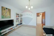 De vânzare apartament cu 2 camere, parter, parcare inclu...