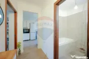 De vânzare apartament cu 2 camere, parter, parcare inclu...