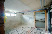 De vânzare apartament cu 2 camere, parter, parcare inclu...