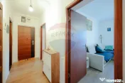 De vânzare apartament cu 2 camere, parter, parcare inclu...