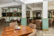 Afacere functionala - MOTEL si CAMPING cu terasa, piscina si 