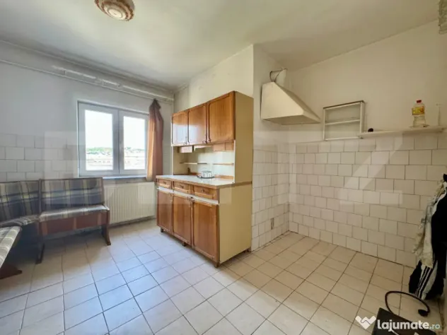 Apartament 2 camere decomandat, zona Rogerius
