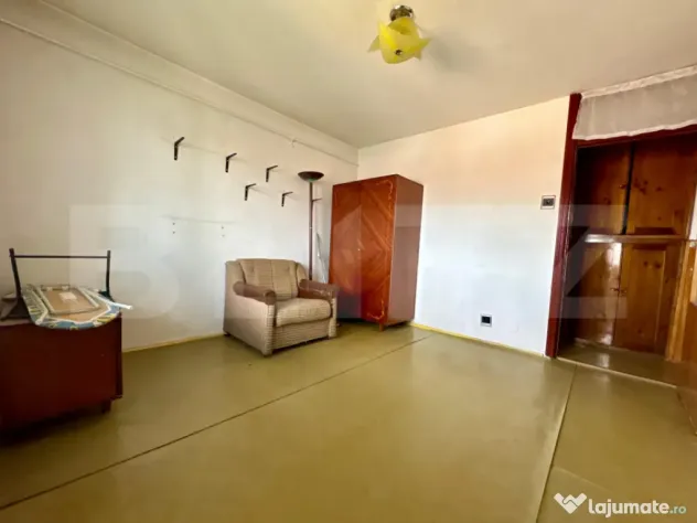 Apartament 2 camere decomandat, zona Rogerius